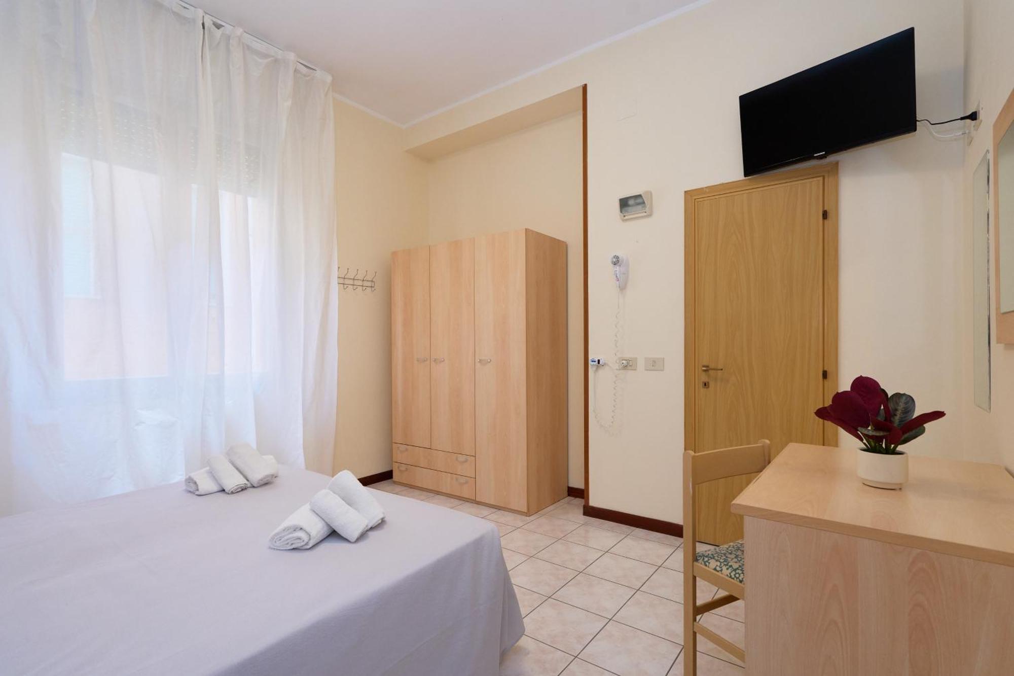 Hotel Jolanda Bellaria-Igea Marina Bagian luar foto