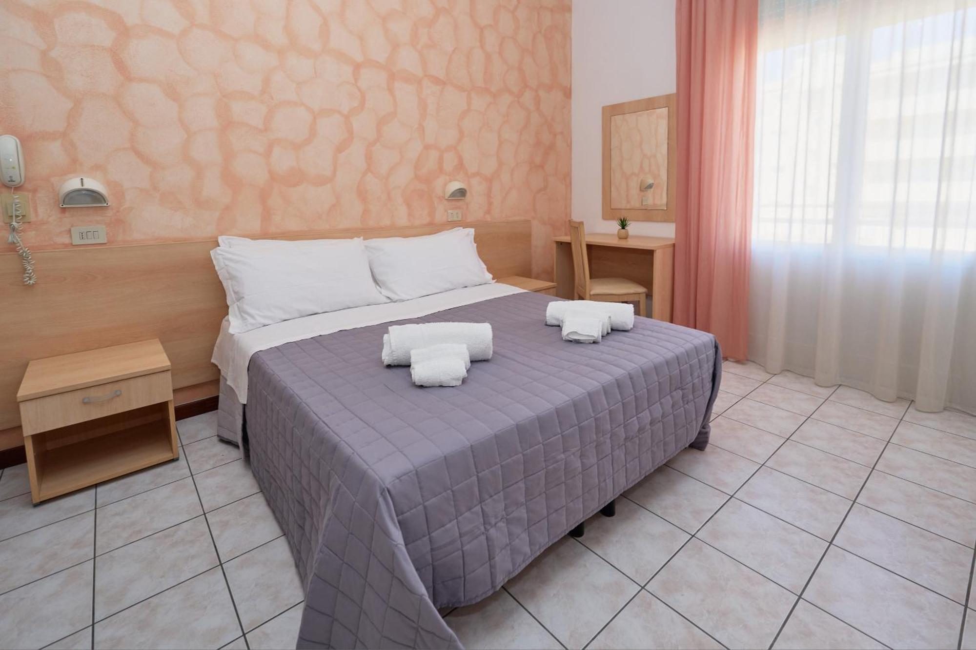 Hotel Jolanda Bellaria-Igea Marina Bagian luar foto