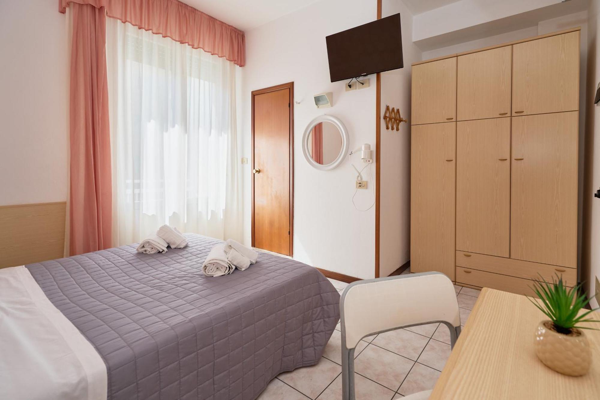 Hotel Jolanda Bellaria-Igea Marina Bagian luar foto