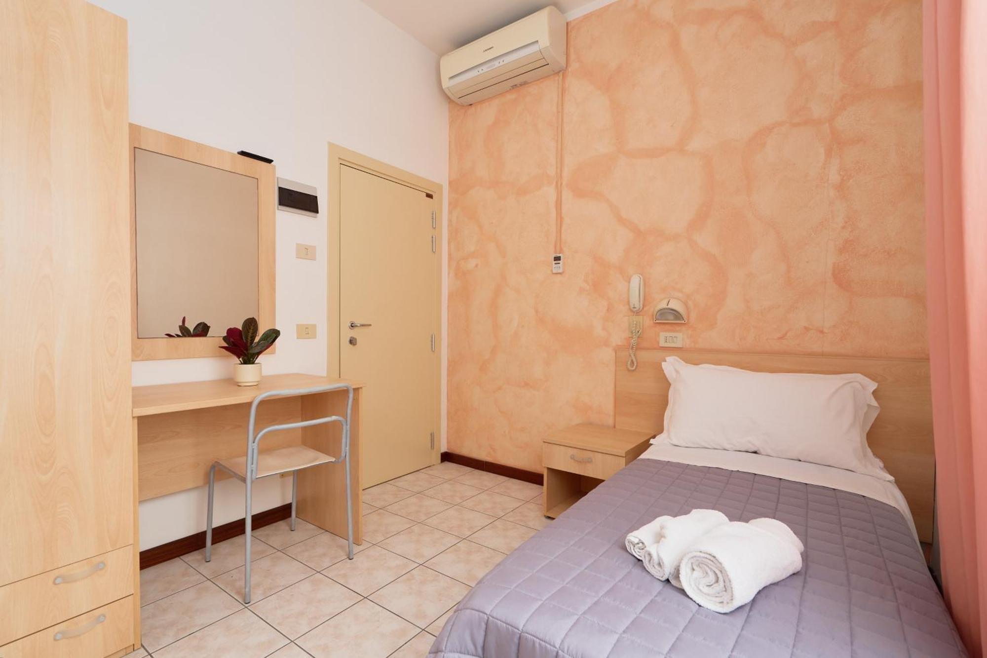 Hotel Jolanda Bellaria-Igea Marina Bagian luar foto